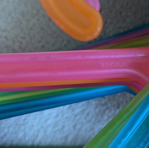 24 Ikea hangers - small - Picture 3 of 3